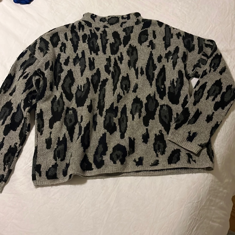 Cashmere mock neck sweater, animal print, gray and black. Size L.